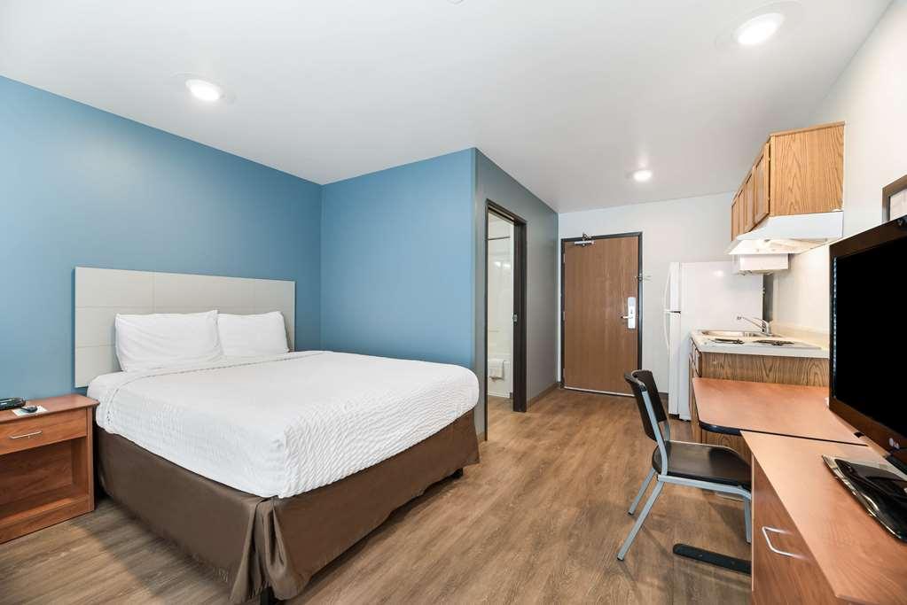 Extended Stay America Select Suites - Orlando - East Chambre photo
