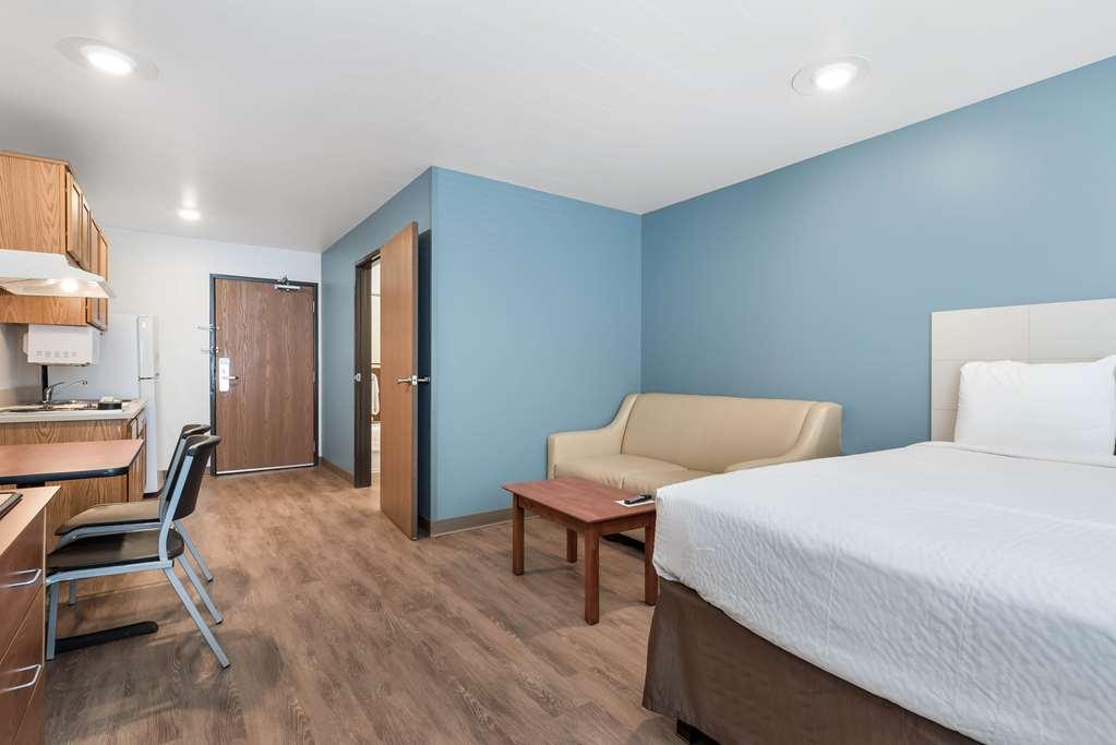 Extended Stay America Select Suites - Orlando - East Chambre photo
